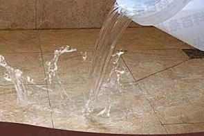南岗漏水维修 免砸砖防水材料该如何施工